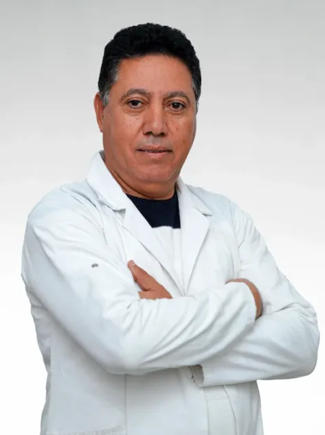 Portrait du Dr Abdellah Lakmal, andrologue spécialiste en AMP chez IRIFIV Casablanca