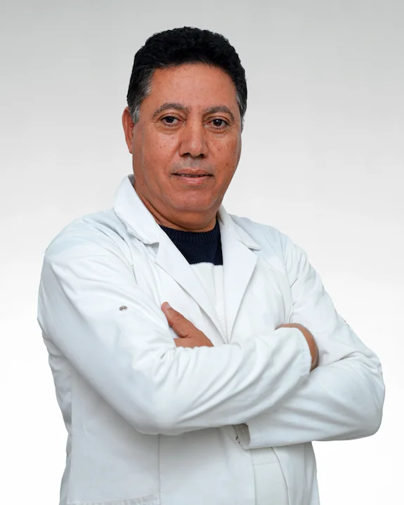 Portrait du Dr Abdellah Lakmal, andrologue spécialiste en AMP chez IRIFIV Casablanca