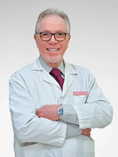 Portrait du Dr Aziz Soulami, gynécologue obstétricien spécialiste en AMP chez IRIFIV Casablanca