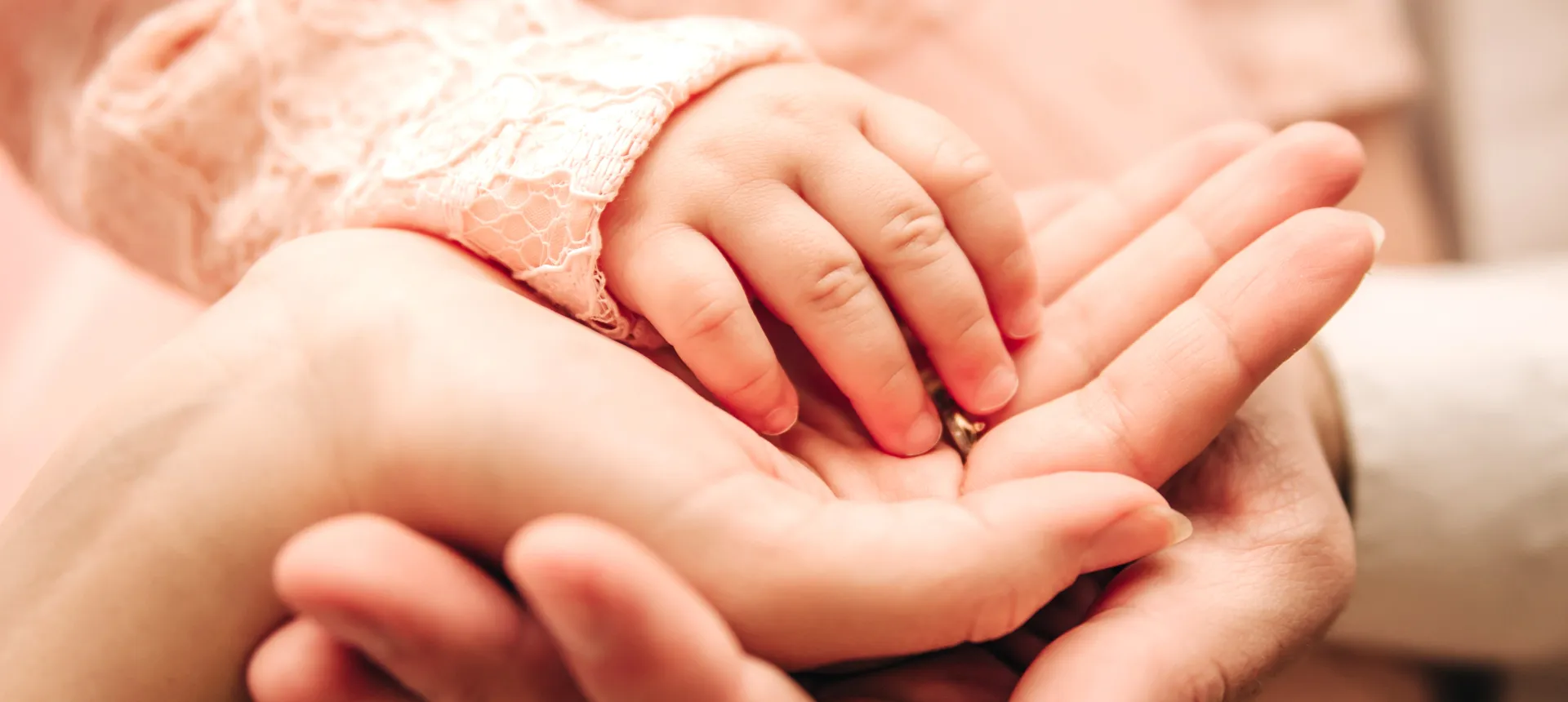 Histoires Partagées – Parcours de Patients IRIFIV Fertilité Histoires inspirantes de patients ayant suivi un traitement de fertilité au Centre IRIFIV Casablanca